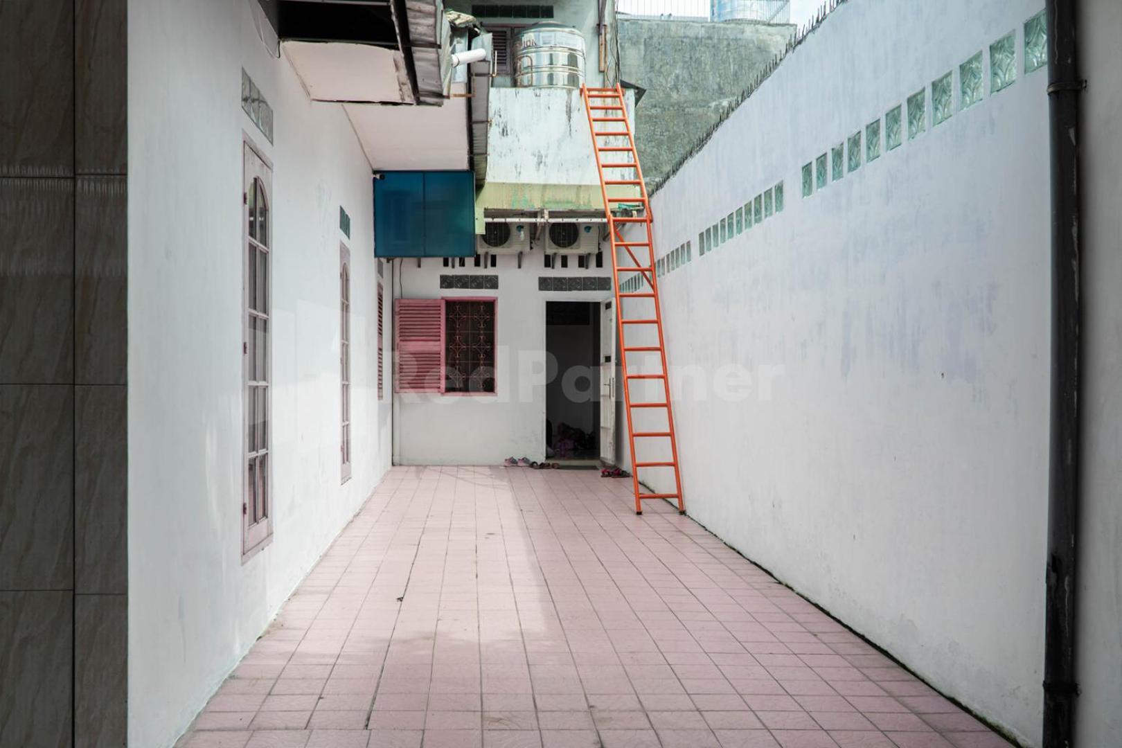 Asri Residence Near Jalan Iskandar Muda Medan Mitra Reddoorz Extérieur photo